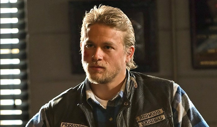 charlie hunnam hollywoodian beard example