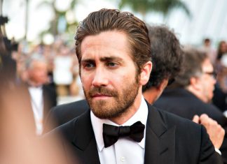 jake gyllenhaal beard featured