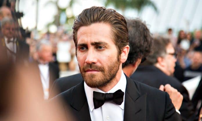 jake gyllenhaal beard featured